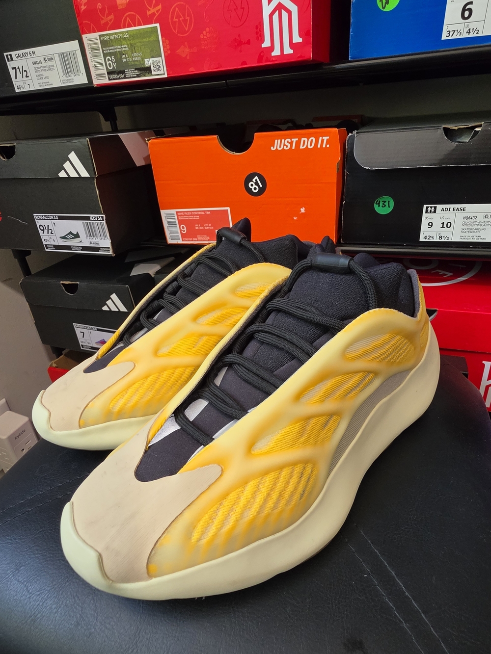 Adidas Yeezy 700 V3 Mono Safflower Mens